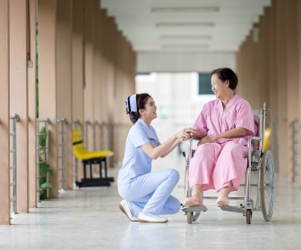 sennik Szpitalne łóżko